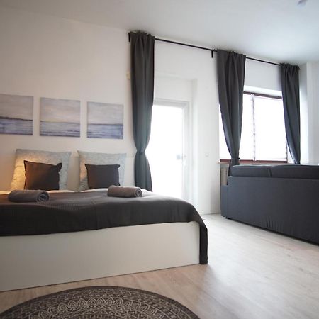 Lenastay I Nostalgieapartment I Innenstadt Kaiserslautern Dış mekan fotoğraf